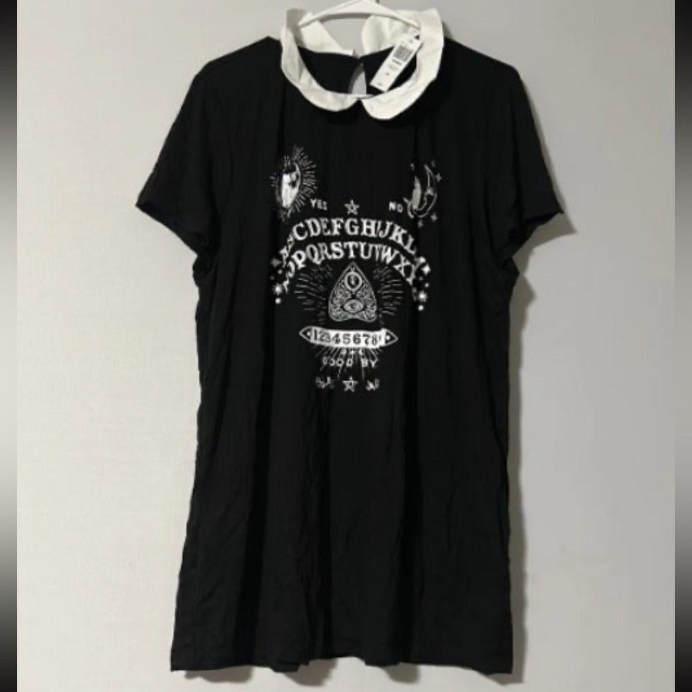 Hot topic Midnight hour quiji board collar shirt